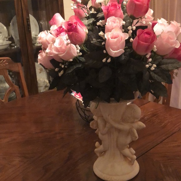 Pottery style Angel vase. Angelic and beautiful. Ivory with rose gold shimmer - Picture 11 of 15